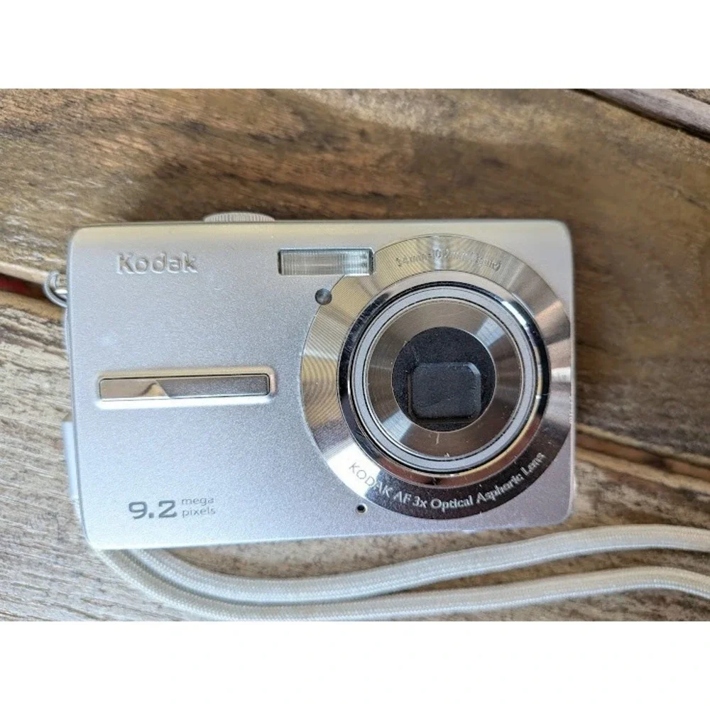 Kodak Easy Share M320 Digital Camera 9.2 MP Tested Working With Charger Y2K